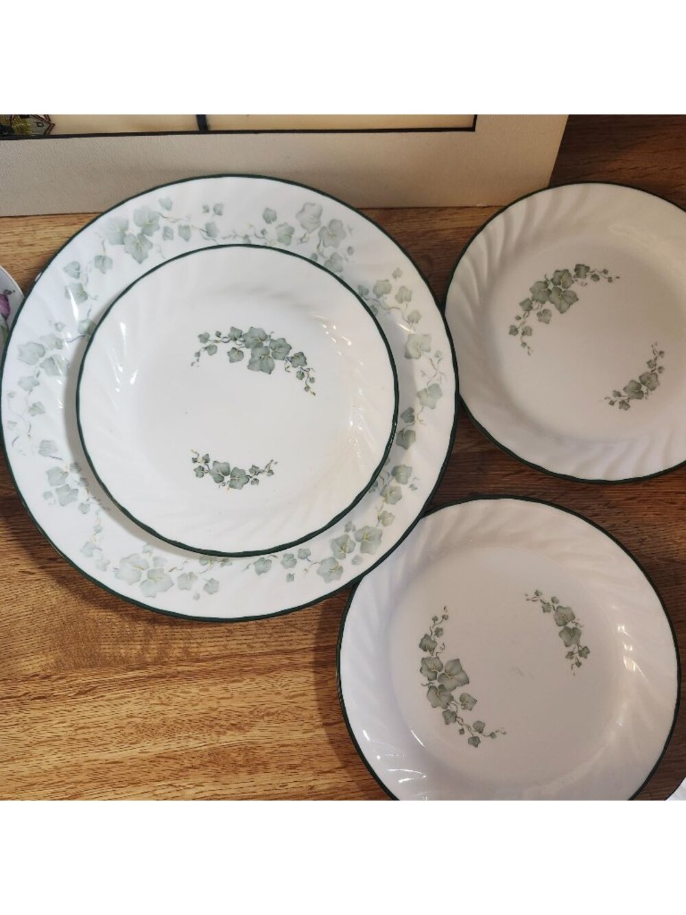 Corelle Callaway Green Ivy Plate Set of 4, Dinner & Lunch Vintage Dishes